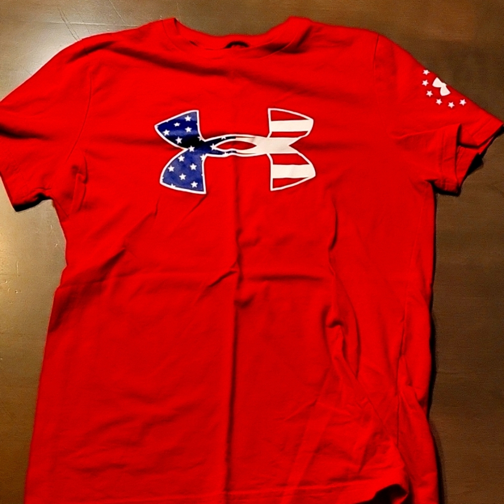 Under Armour Red Shirt Youth Medium